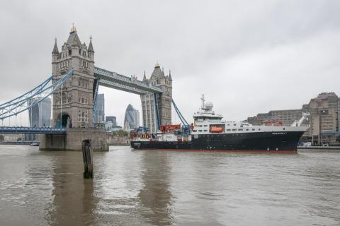 RRS Discovery Sails the Thames